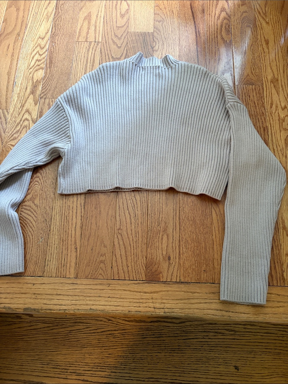 Mable Ribbed Knit Mock Neck Cropped Sweater Taupe M Clean Girl Chic Minimalist‎ - Picture 8 of 11